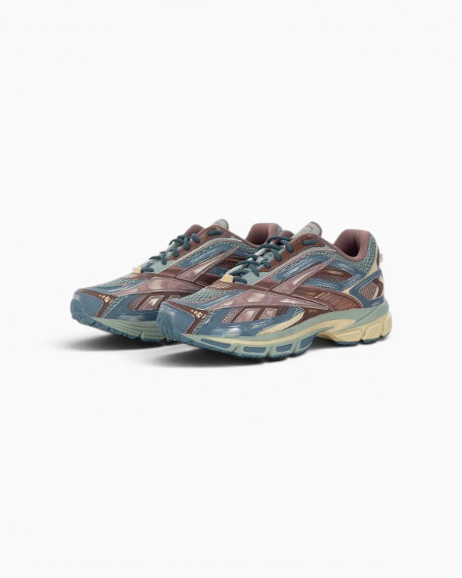 Baskets Champ Libre Reebok Premier Road Ultra en mesh gris, cacao et bleu nuit avec semelle technique stabilisatrice
