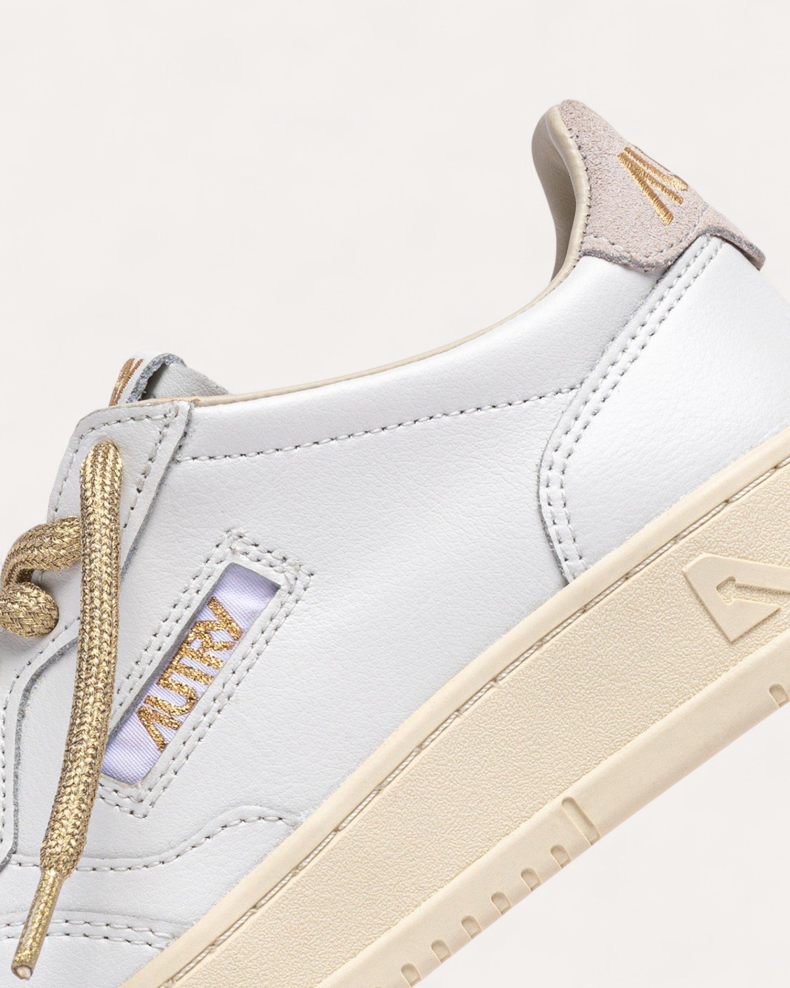 Autry Baskets Medalist Low Cuir Blanc et Or