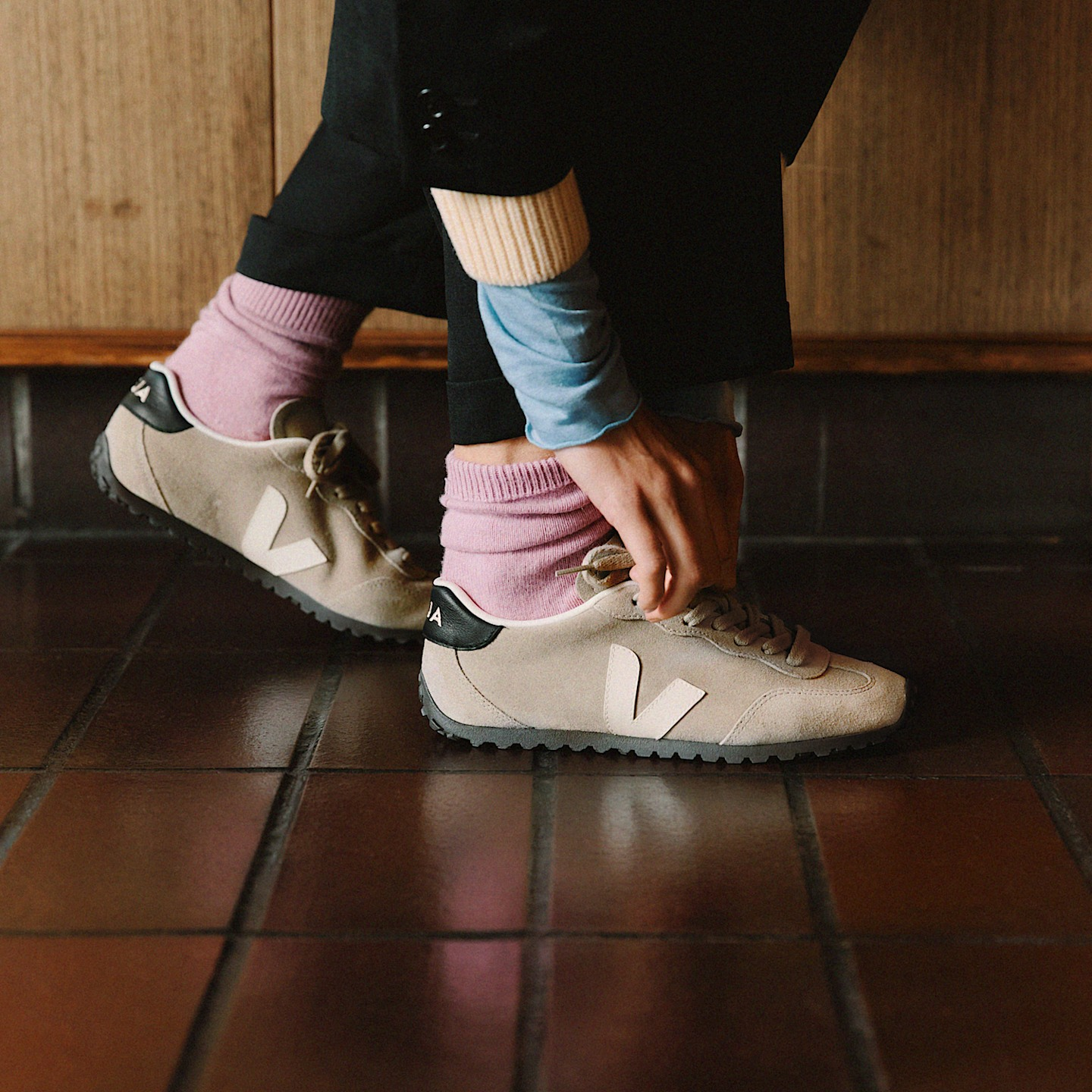 Veja GT Suède Taupe Pierre