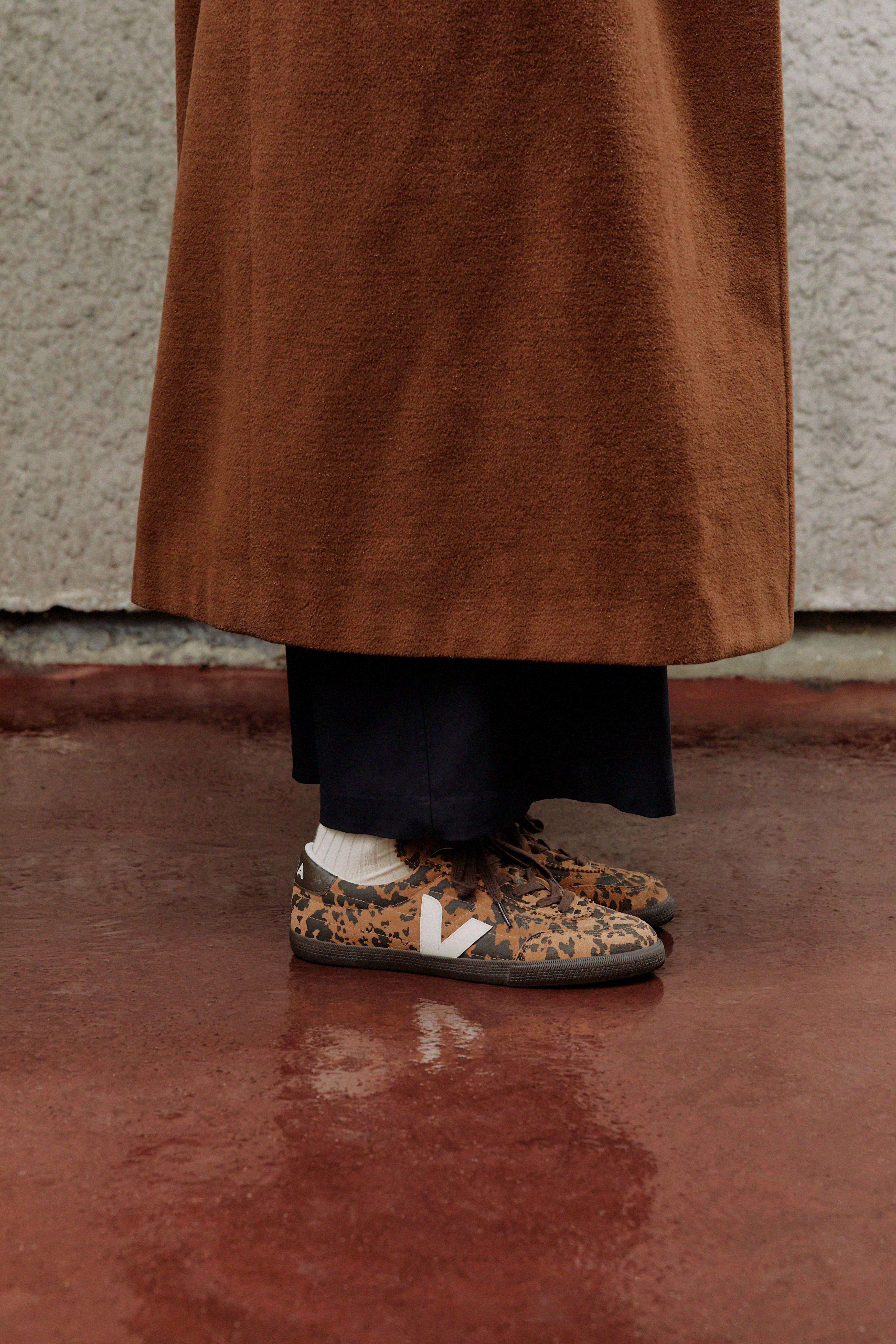 Veja Panenka Suede Camel Wild Country