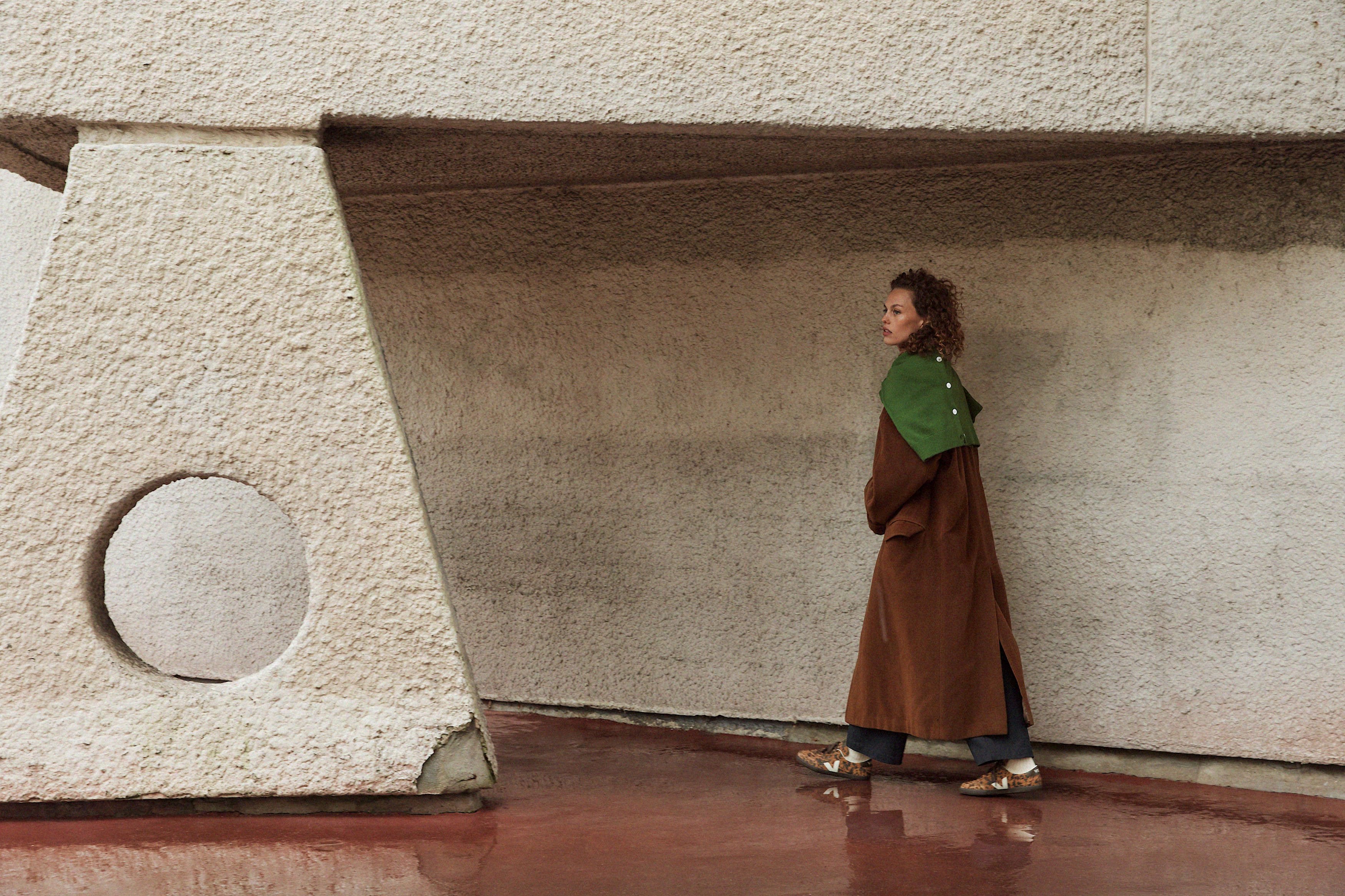 Veja Panenka Suede Camel Wild Country